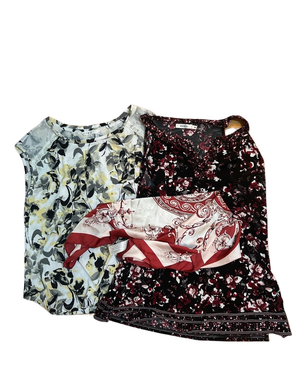 size medium bundle of 2 floral fashion tops and scarf